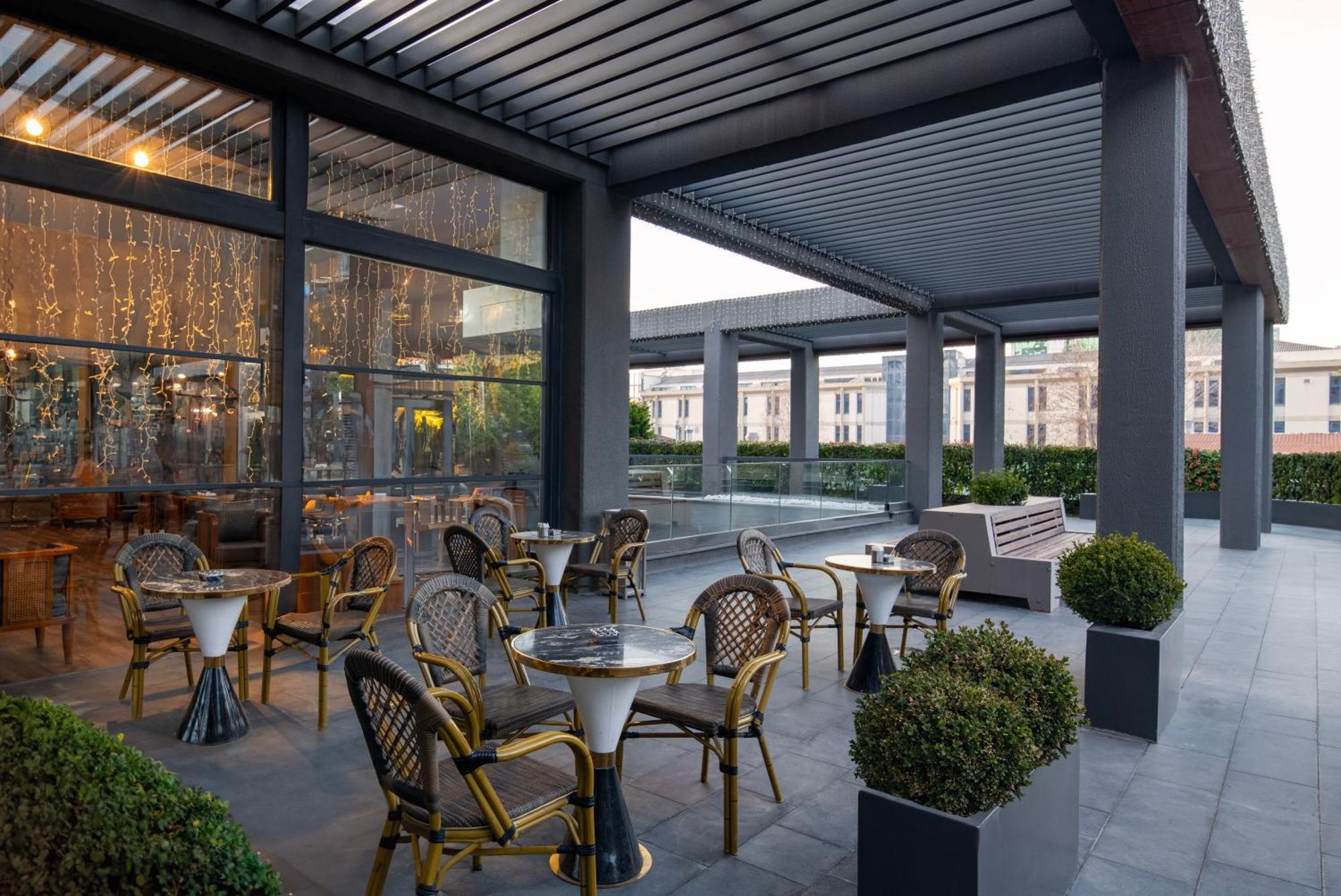 Movenpick Living Istanbul West Hotel Eksteriør billede
