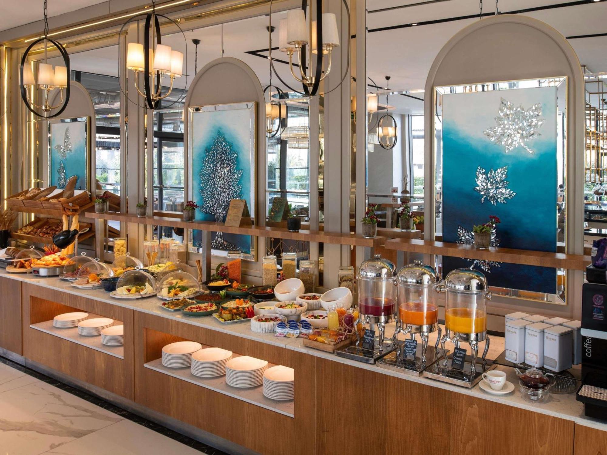 Movenpick Living Istanbul West Hotel Eksteriør billede