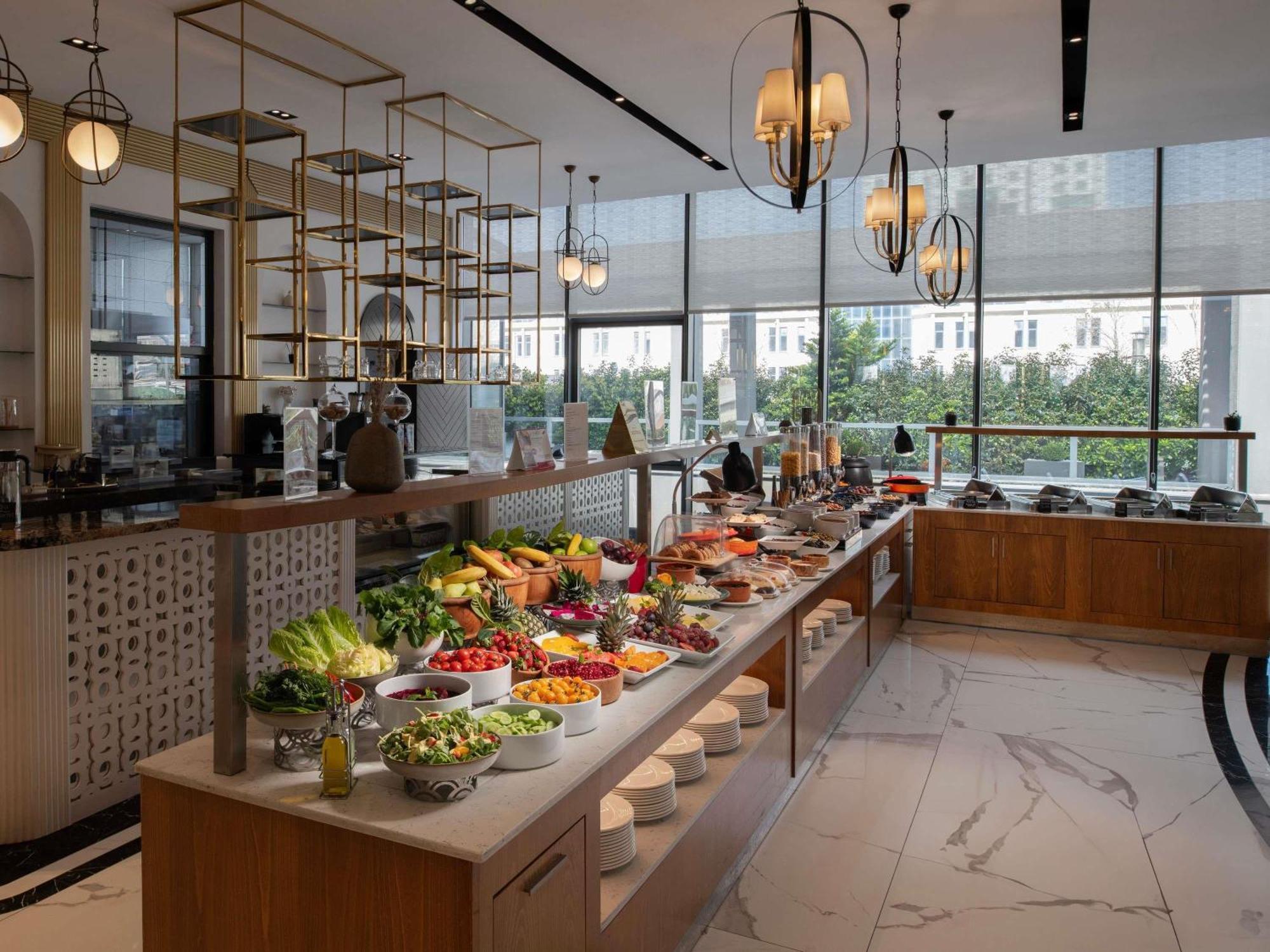 Movenpick Living Istanbul West Hotel Eksteriør billede