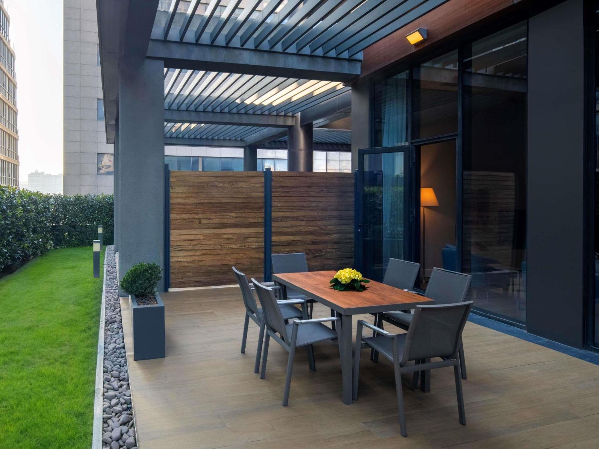 Movenpick Living Istanbul West Hotel Eksteriør billede