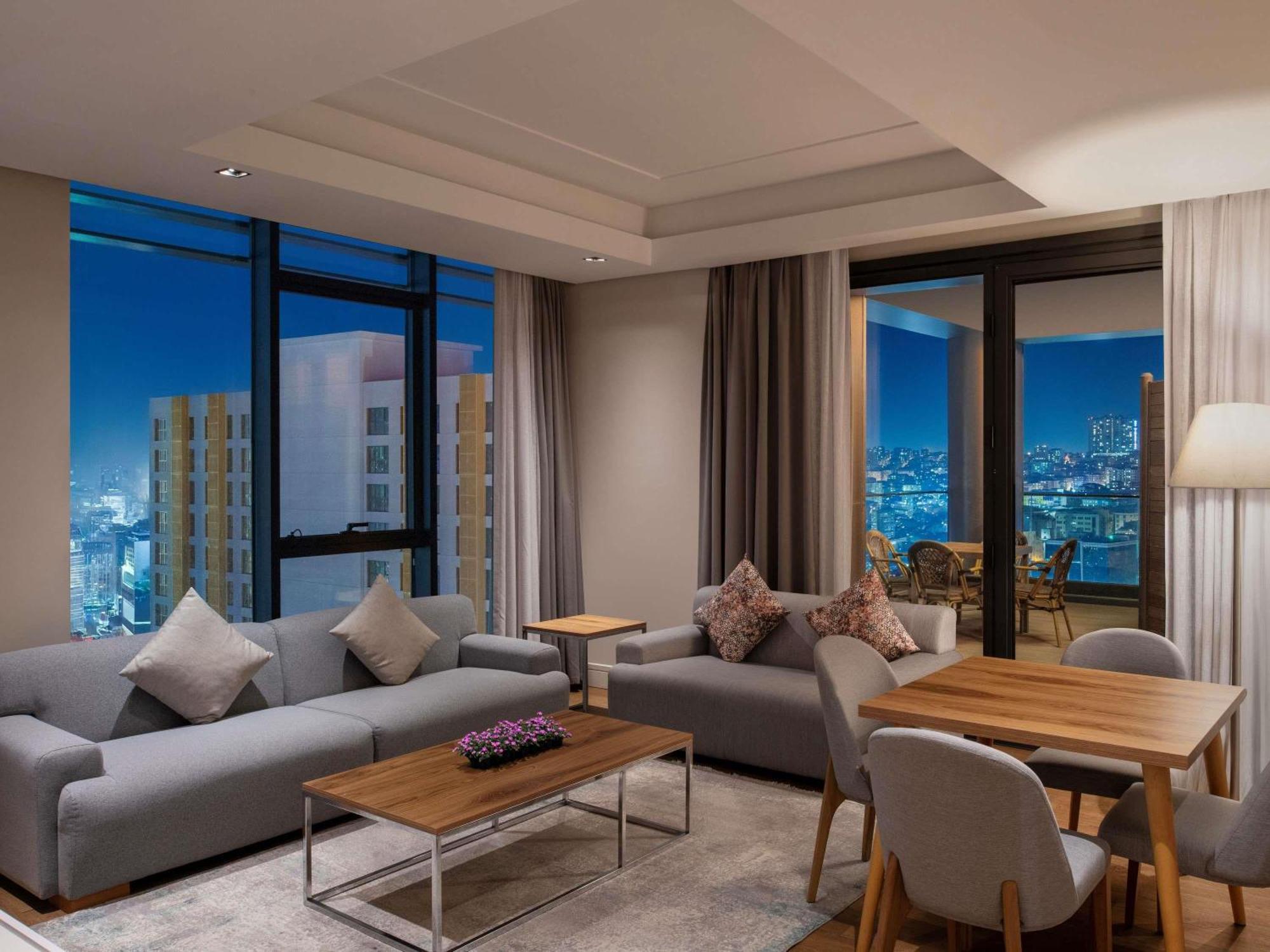 Movenpick Living Istanbul West Hotel Eksteriør billede